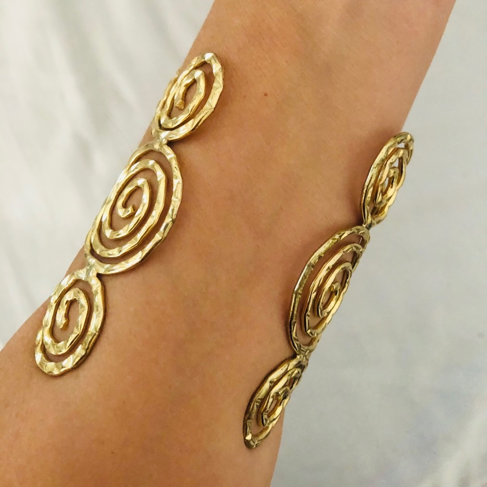 Cuff - Picture 2 of 3